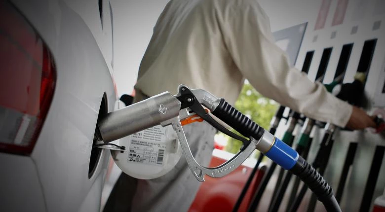 Νέα «πατέντα» λαθρεμπόρων: Αγοράζουν βιομηχανικό υγραέριο και το πωλούν ως υγραέριο… κίνησης